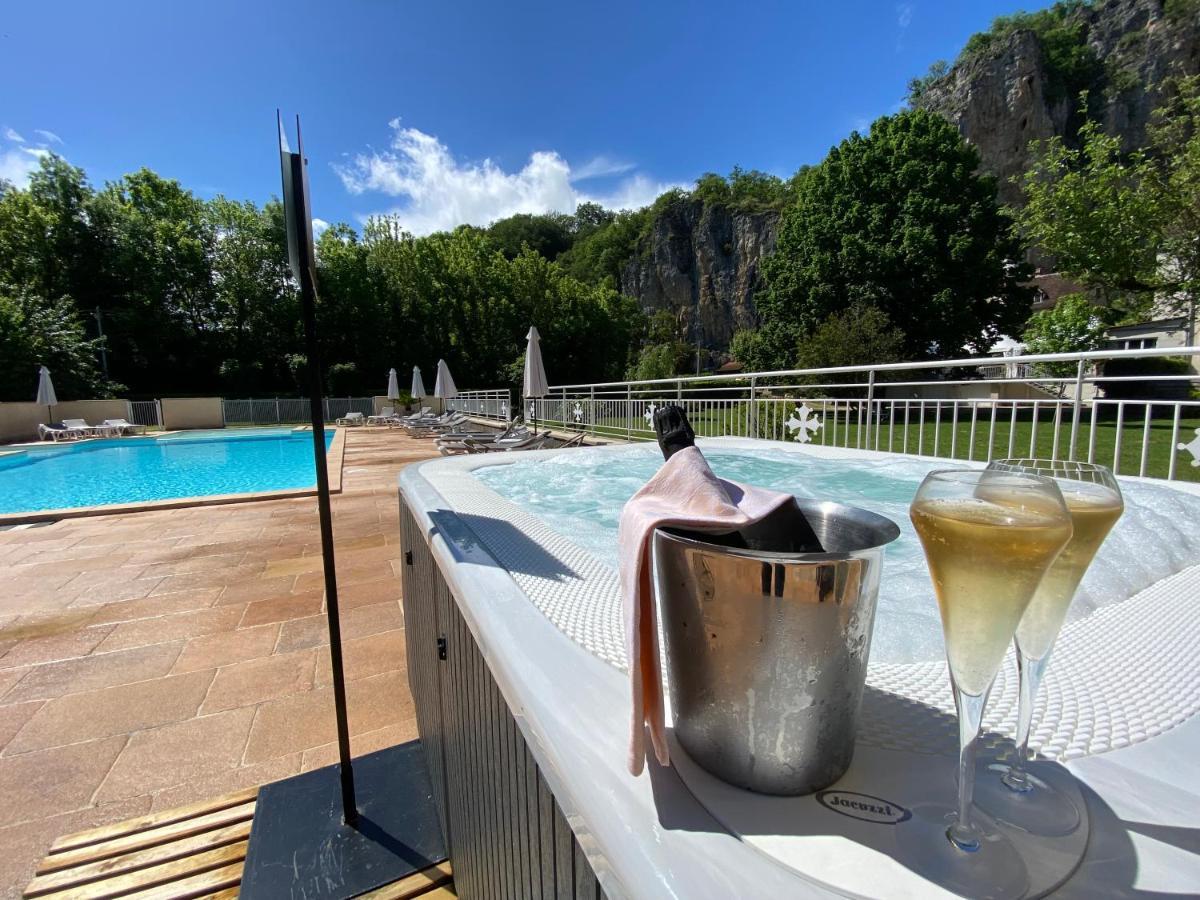 Logis Hotels - Hotel Restaurant Domaine Les Falaises Мартель Экстерьер фото